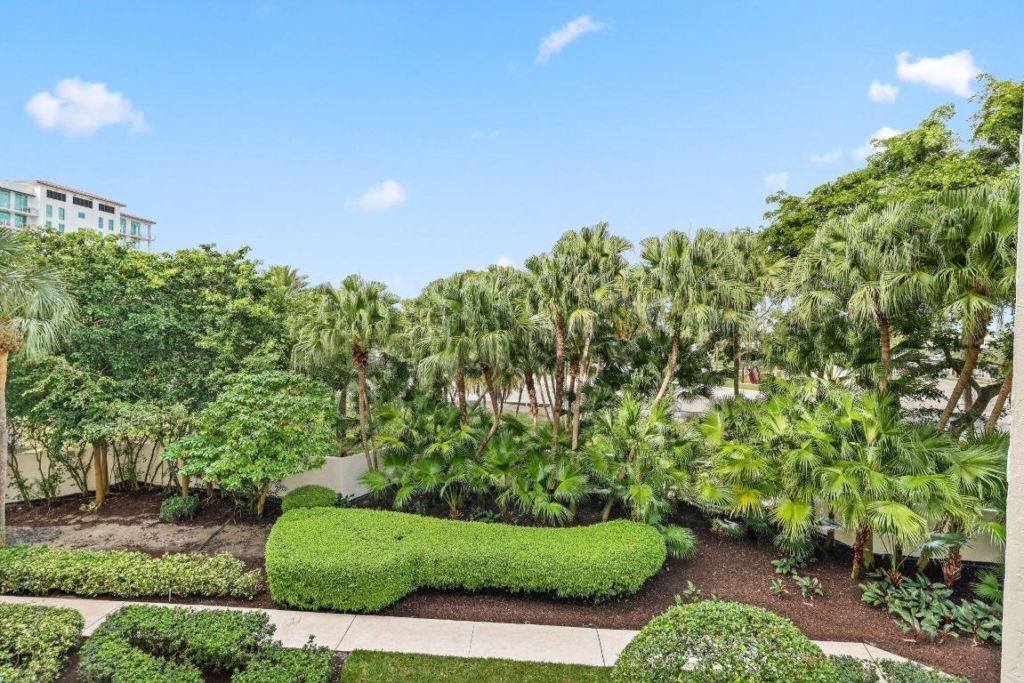 100 SE 5th Avenue, Unit 308, Boca Raton, FL 33432 Photo