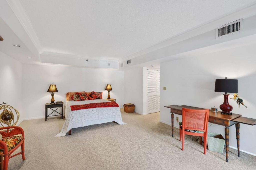 100 SE 5th Avenue, Unit 308, Boca Raton, FL 33432 Photo