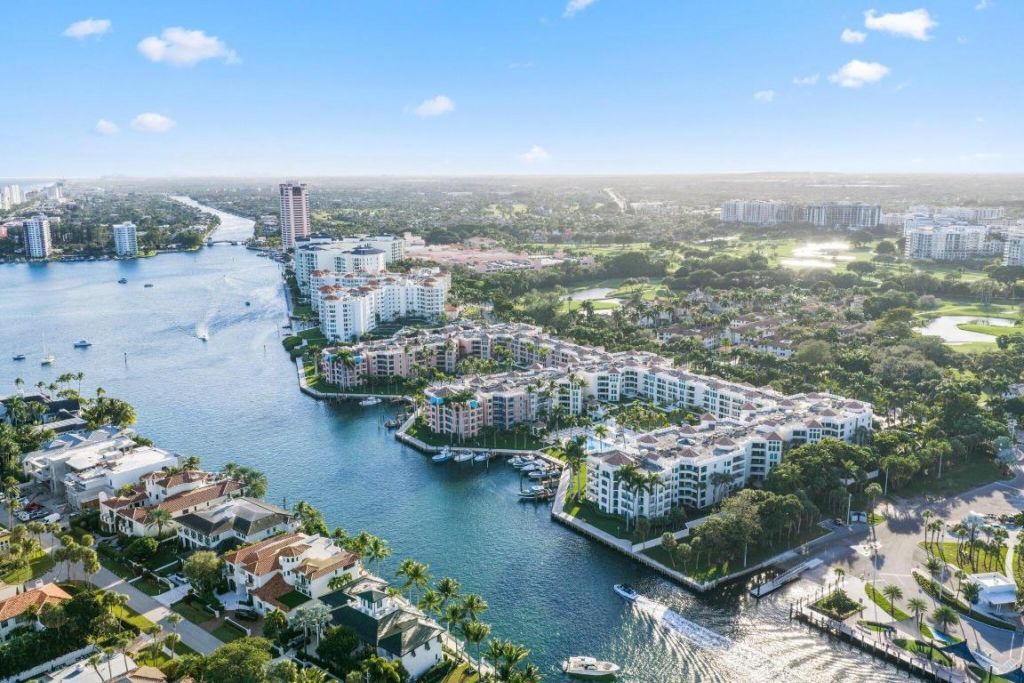 100 SE 5th Avenue, Unit 308, Boca Raton, FL 33432 Photo