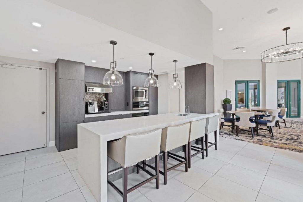 100 SE 5th Avenue, Unit 308, Boca Raton, FL 33432 Photo