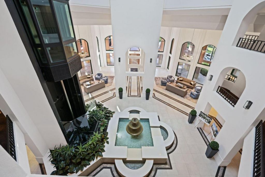 100 SE 5th Avenue, Unit 308, Boca Raton, FL 33432 Photo