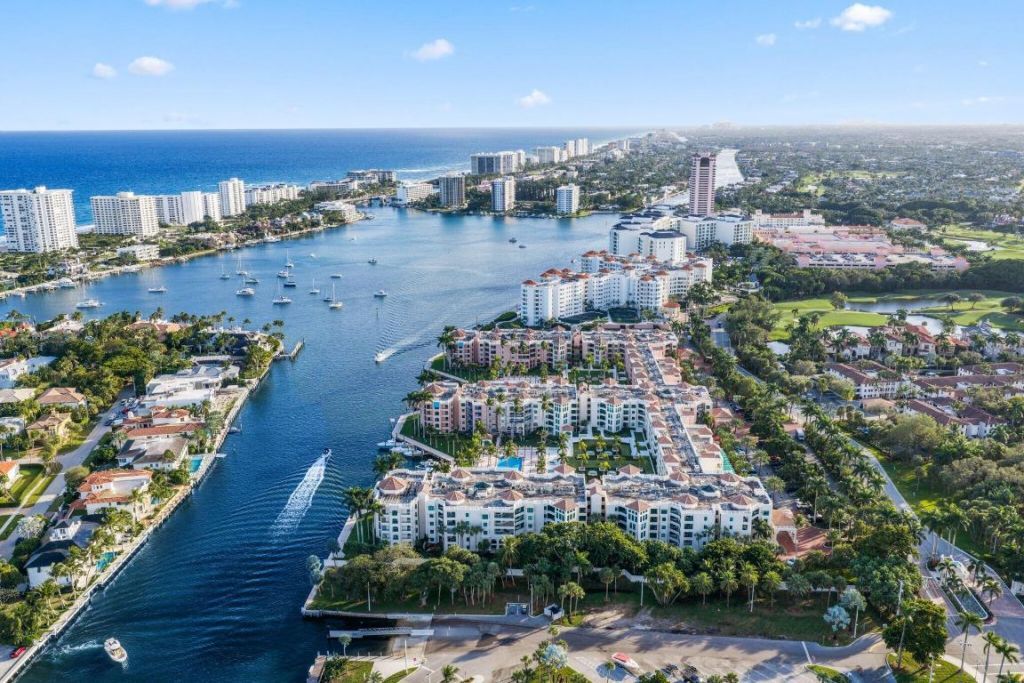 100 SE 5th Avenue, Unit 308, Boca Raton, FL 33432 Photo