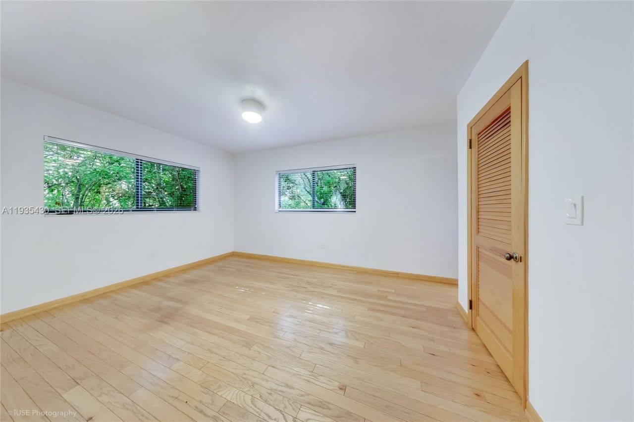 6290 SW 86th St, Miami, FL 33143 Photo