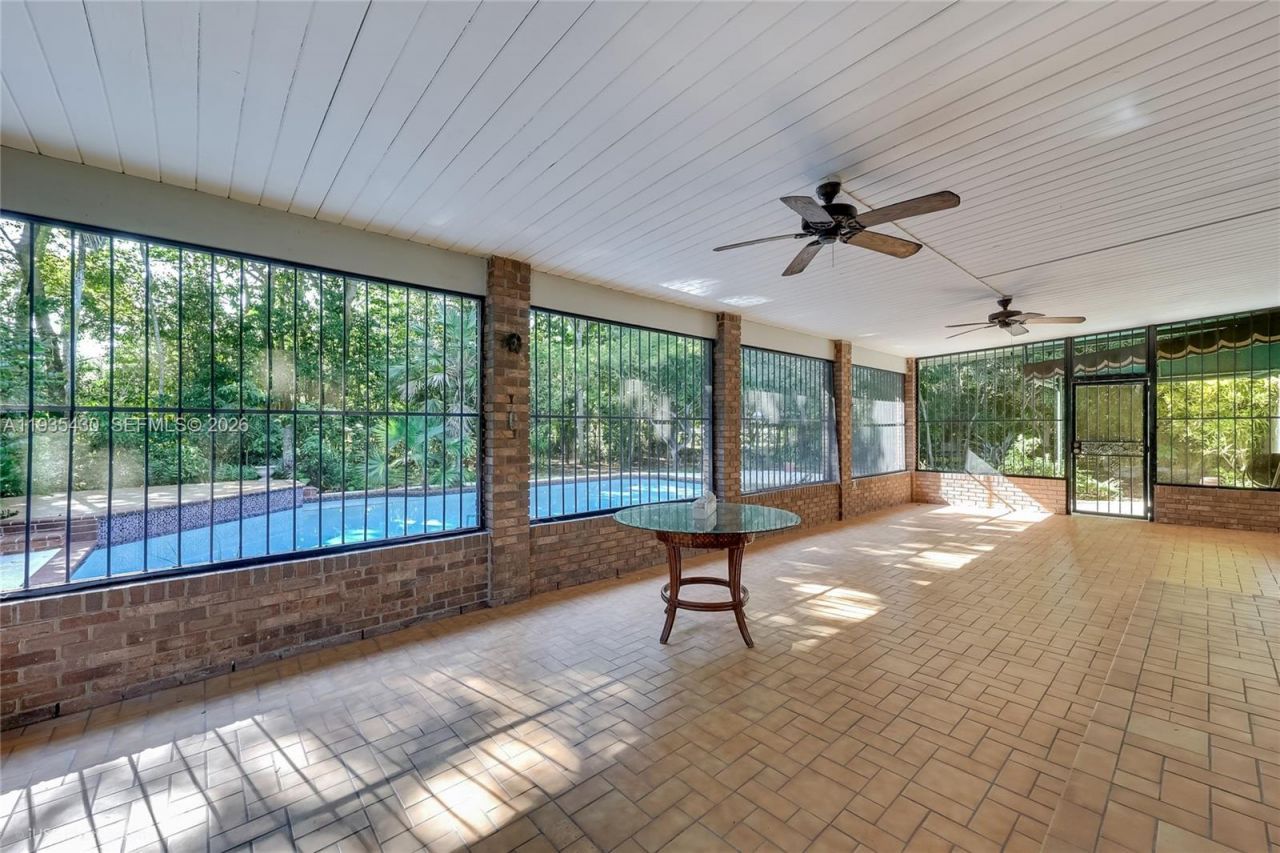 6290 SW 86th St, Miami, FL 33143 Photo