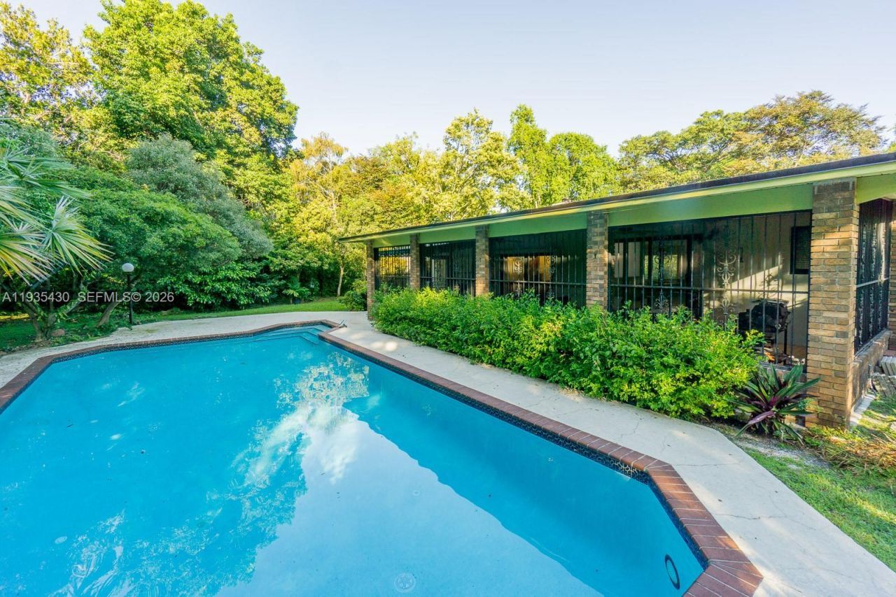 6290 SW 86th St, Miami, FL 33143 Photo