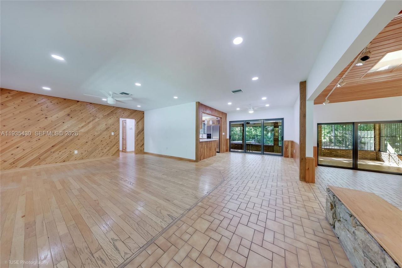 6290 SW 86th St, Miami, FL 33143 Photo