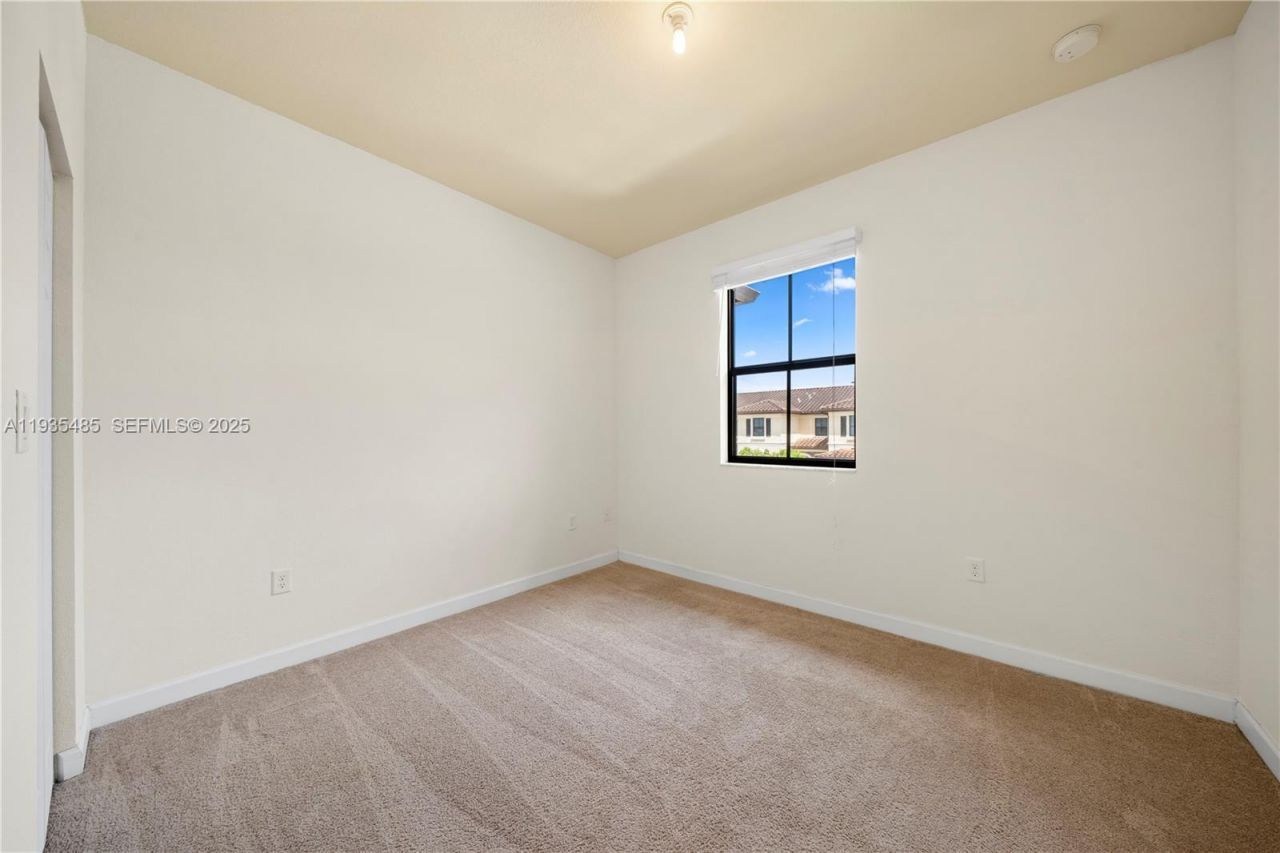 3366 W 90th Ter , Hialeah, FL 33018 Photo