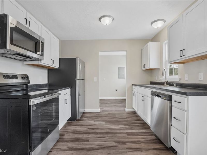 9852 Belden Drive, Windham, OH 44288 Photo 6