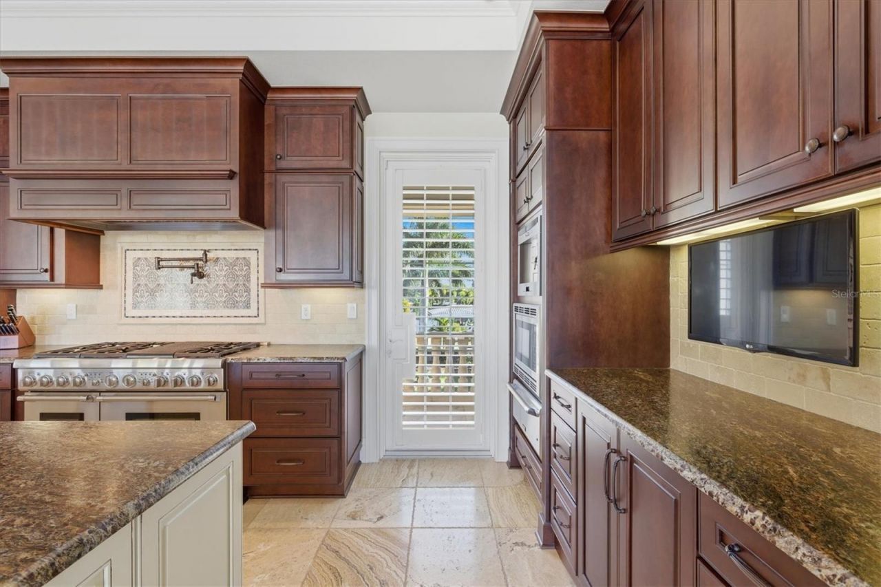 2484 Baywood Drive W, Dunedin, FL 34698 Photo