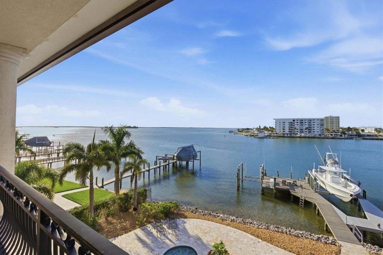 2484 Baywood Drive W, Dunedin, FL 34698 Photo