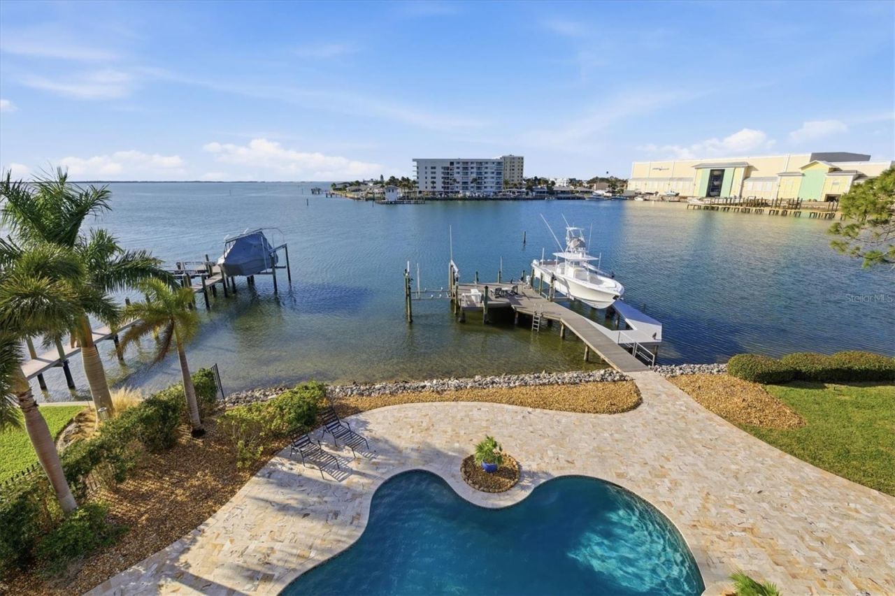 2484 Baywood Drive W, Dunedin, FL 34698 Photo