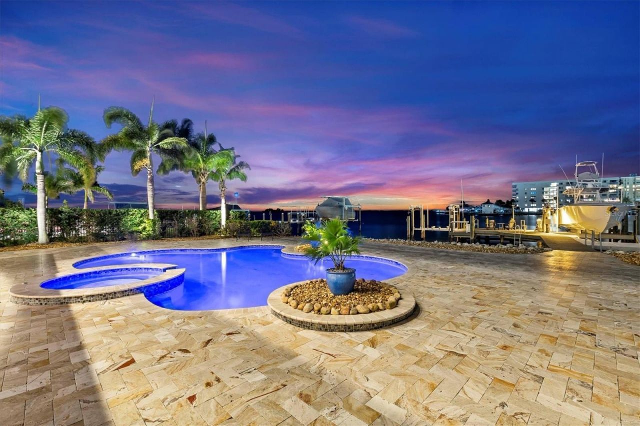 2484 Baywood Drive W, Dunedin, FL 34698 Photo