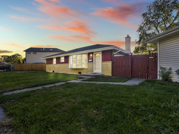 11257 S Pacific Drive, Worth, IL 60482