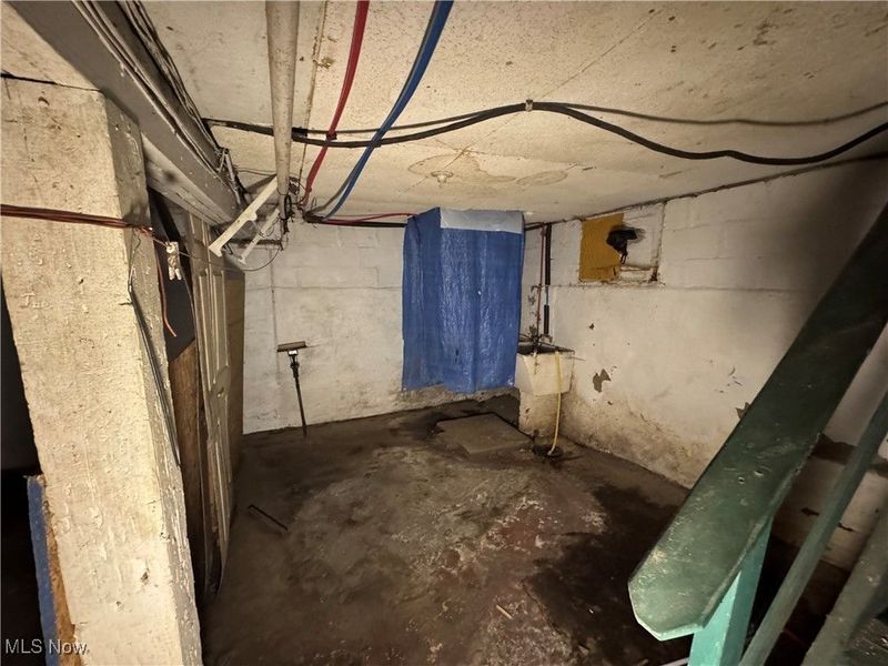 1041 Diagonal Road, Akron, OH 44320 Photo 17