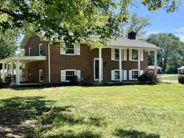 12 ESSEX RD, GROTTOES, VA 24441