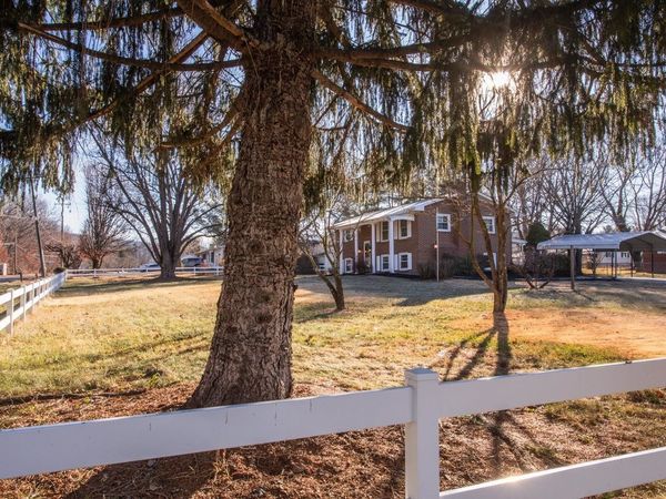 12 ESSEX RD, GROTTOES, VA 24441