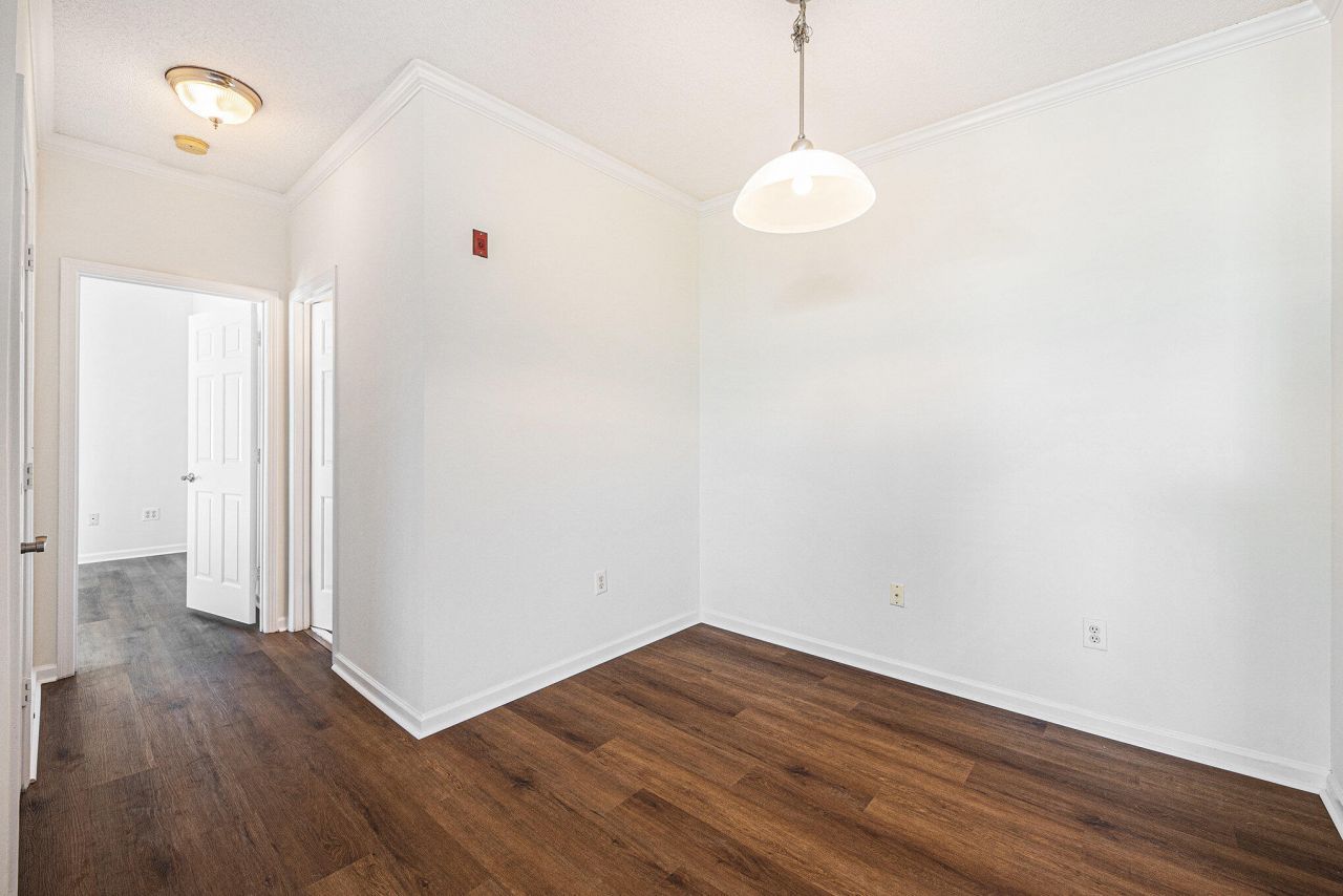 45 Sycamore Avenue Photo 14