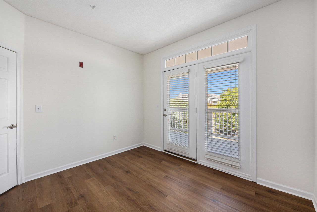 45 Sycamore Avenue Photo 20