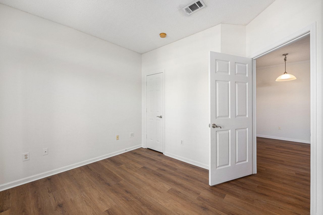 45 Sycamore Avenue Photo 21