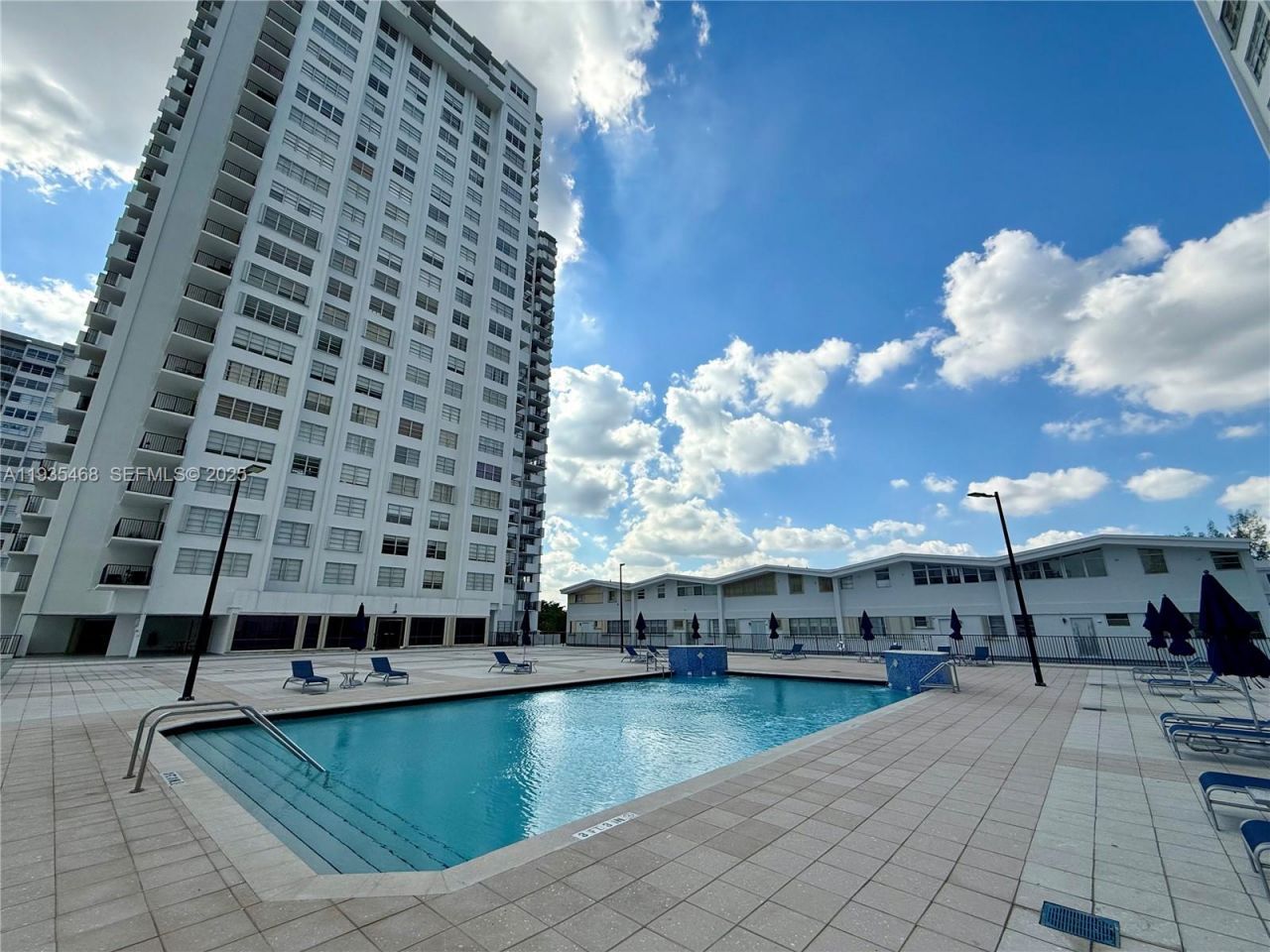 2780 NE 183rd St, Unit 514, Aventura, FL 33160 Photo