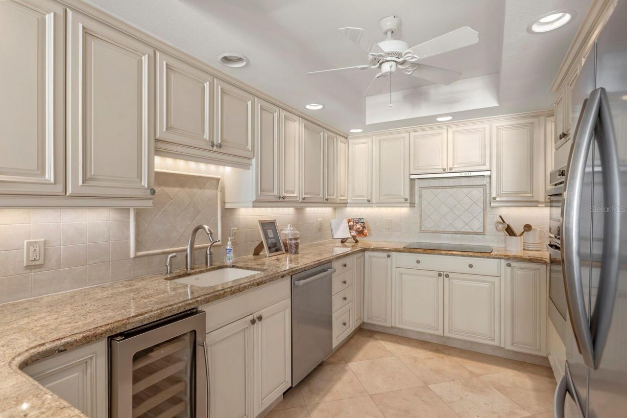 1212 Benjamin Franklin Drive, Unit 501, Sarasota, FL 34236 Photo