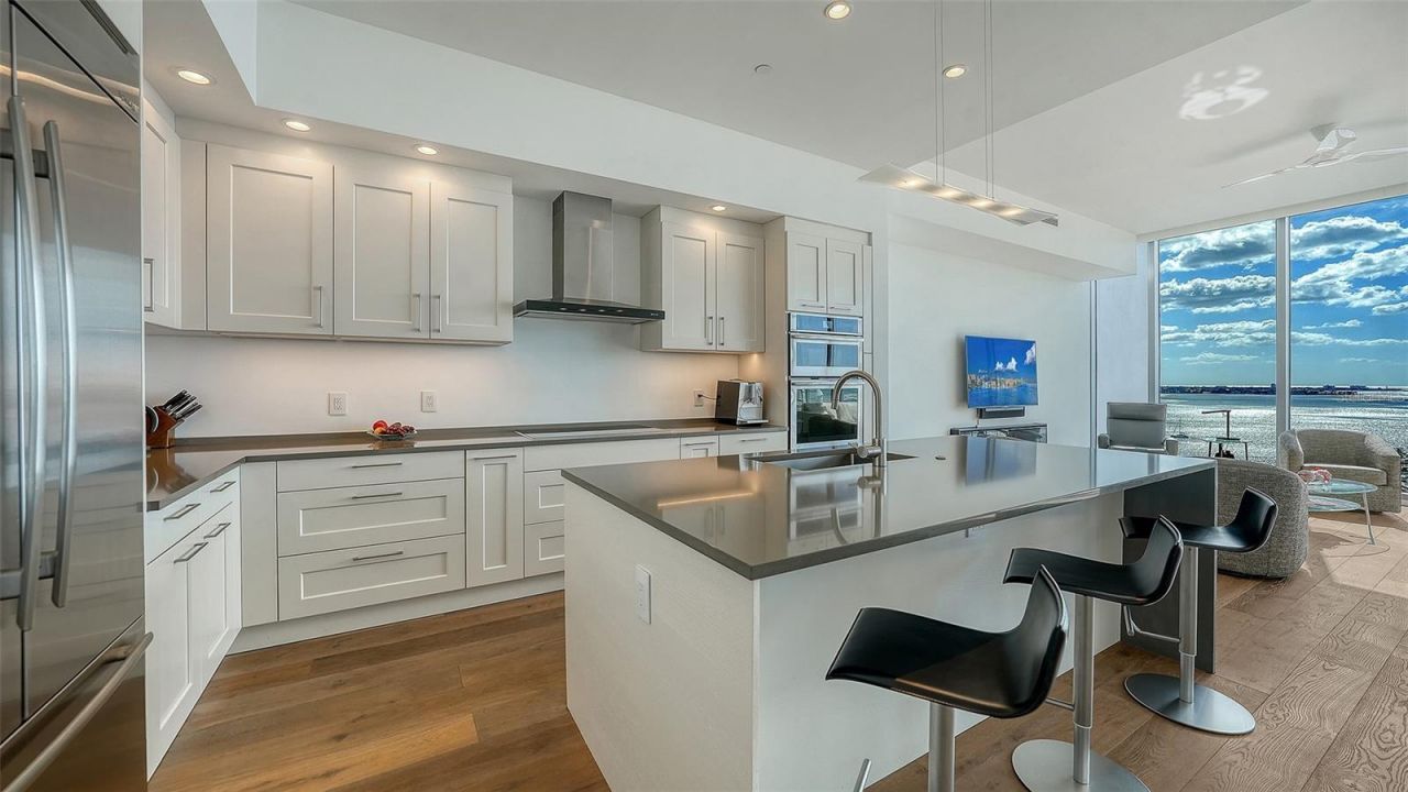 1155 N Gulfstream Avenue, Unit 1704, Sarasota, FL 34236 Photo