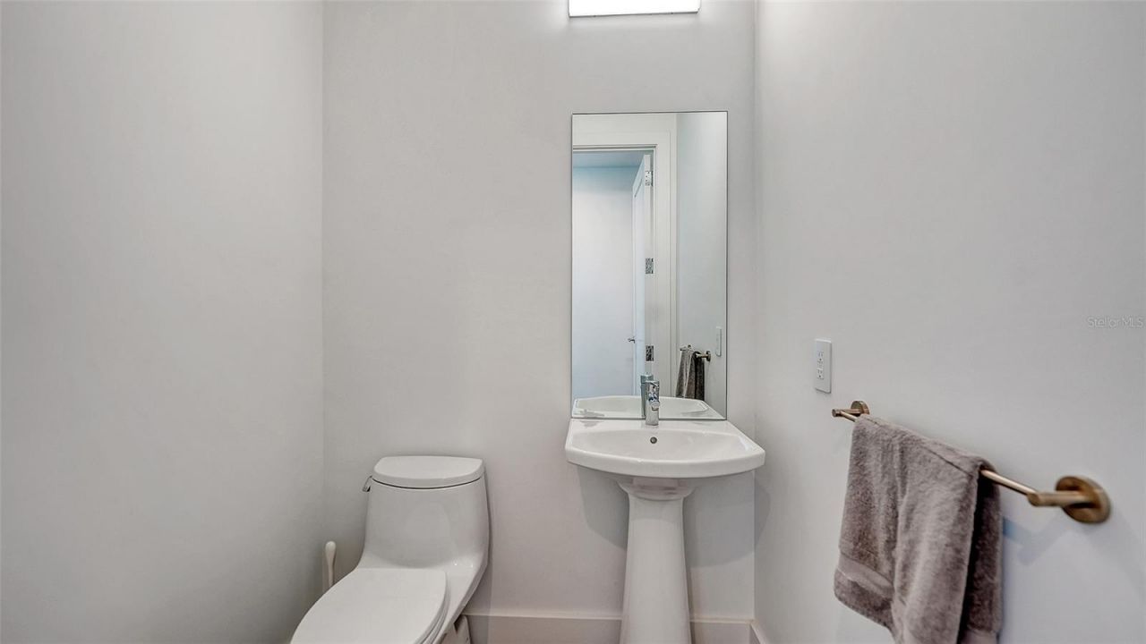 1155 N Gulfstream Avenue, Unit 1704, Sarasota, FL 34236 Photo