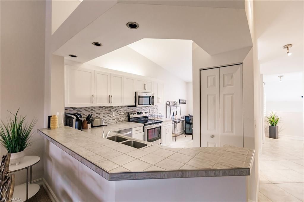 2516 Orchid Bay Dr, Unit 203, Naples, FL 34109 Photo