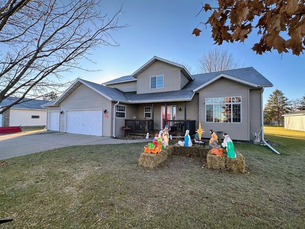 420 7th Street NE, Perham, MN 56573