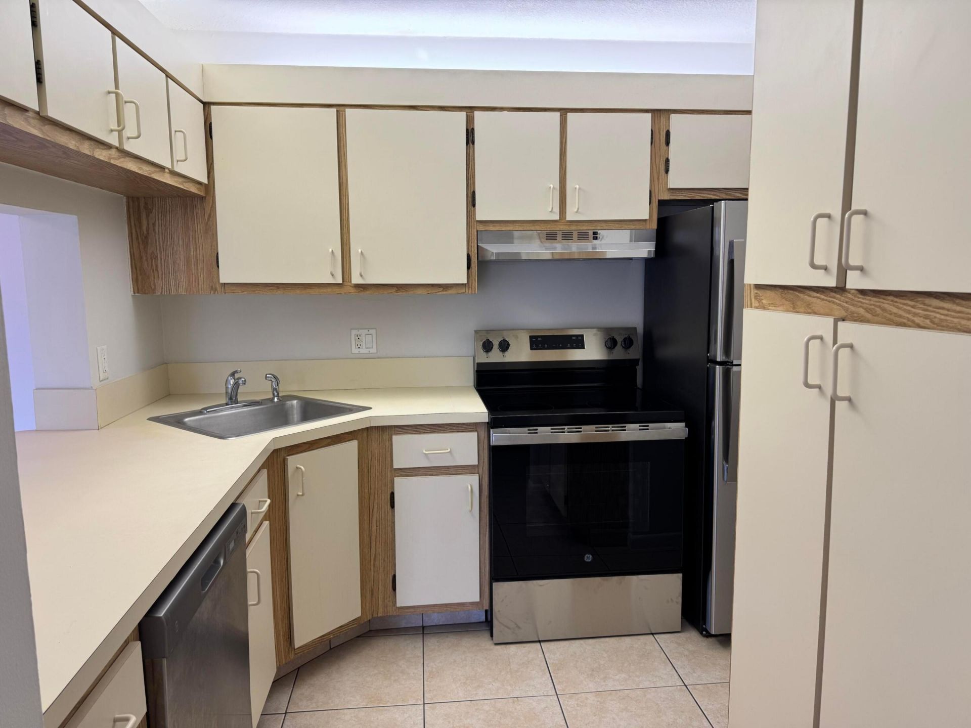 1107 Green Pine Boulevard, Unit B1, West Palm Beach, FL 33409 Photo