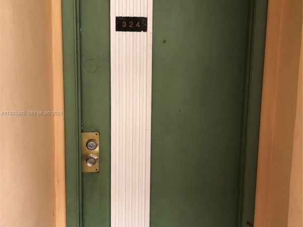 8400 SW 133rd Ave Rd, Unit 324, Miami, FL 33183