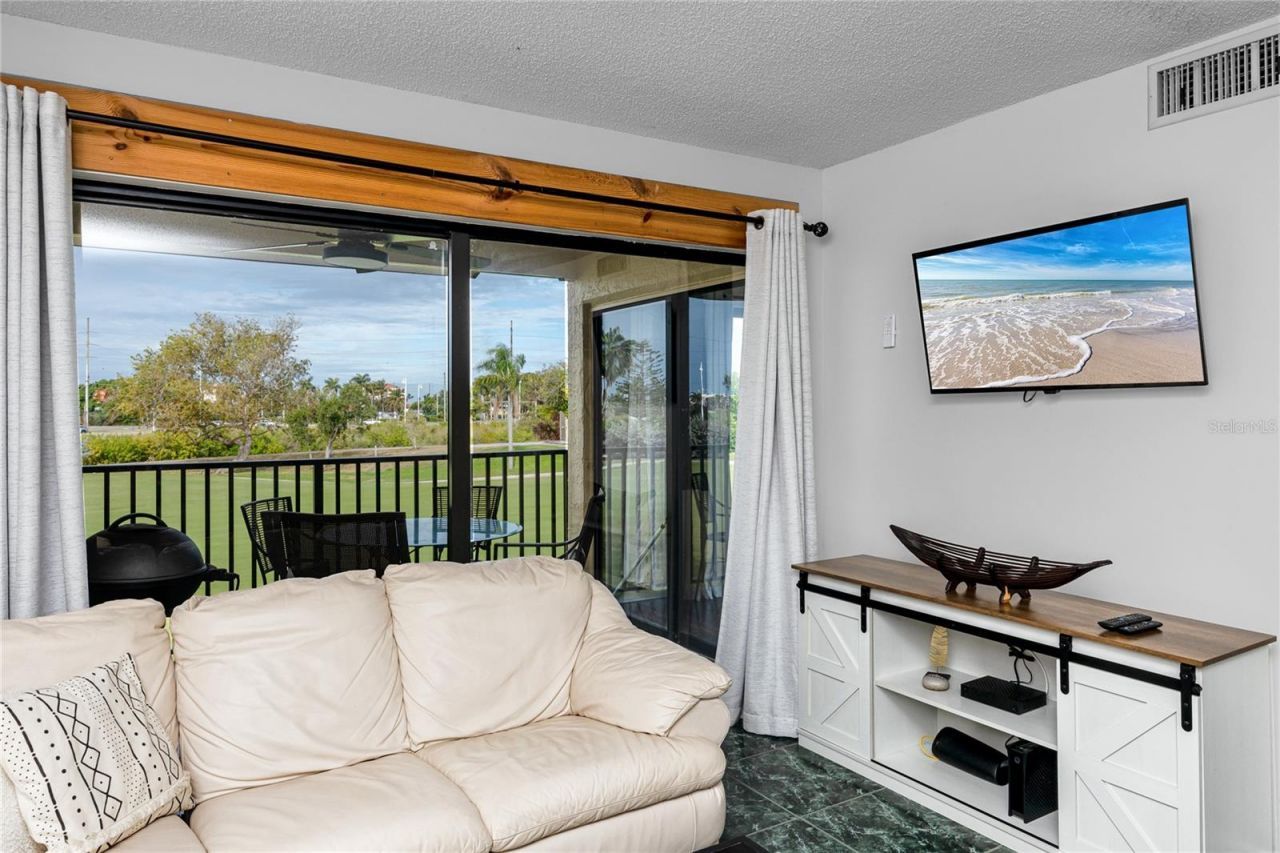 6113 Palma Del Mar Boulevard S, Unit 221, Saint Petersburg, FL 33715 Photo