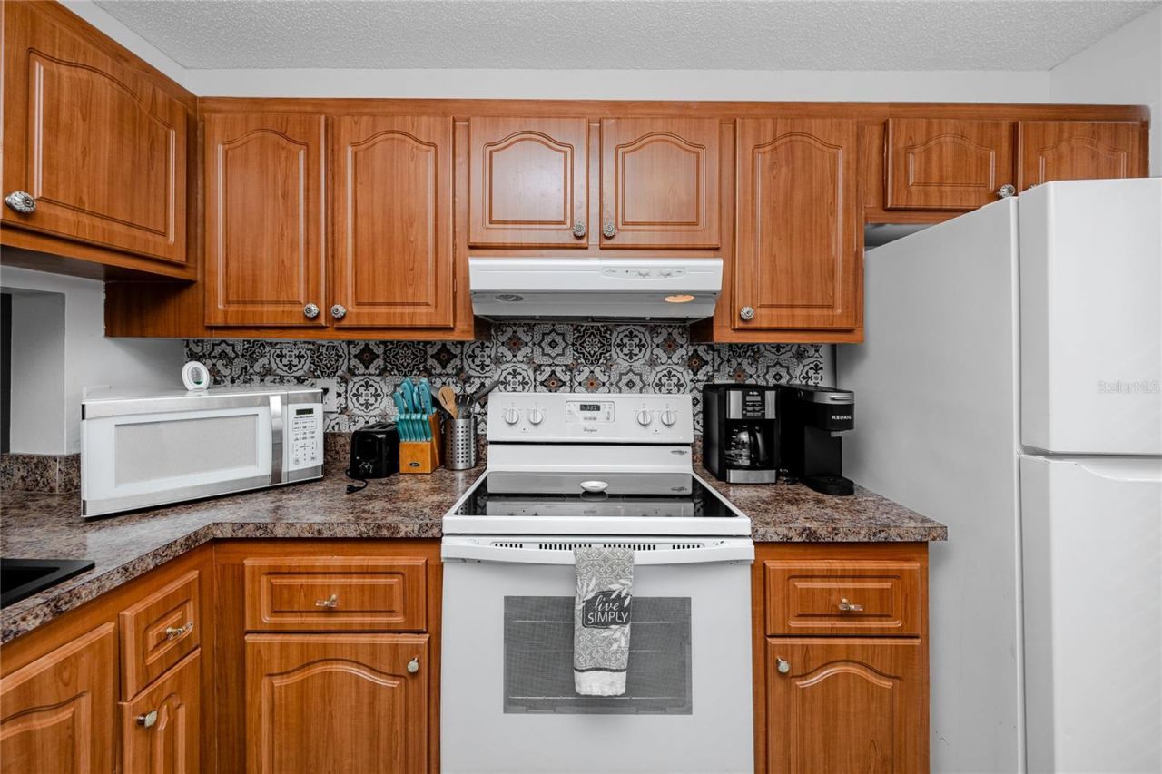 6113 Palma Del Mar Boulevard S, Unit 221, Saint Petersburg, FL 33715 Photo