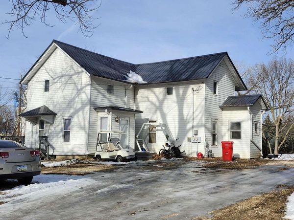 203 1st Ave S, Dakota City, IA 50529