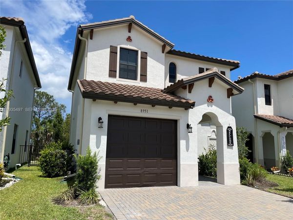8951 Madrid Circle, Naples, FL 34104
