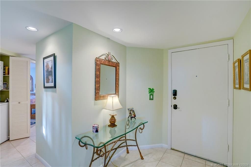 233 NE Edgewater Drive, Unit 204, Stuart, FL 34996 Photo