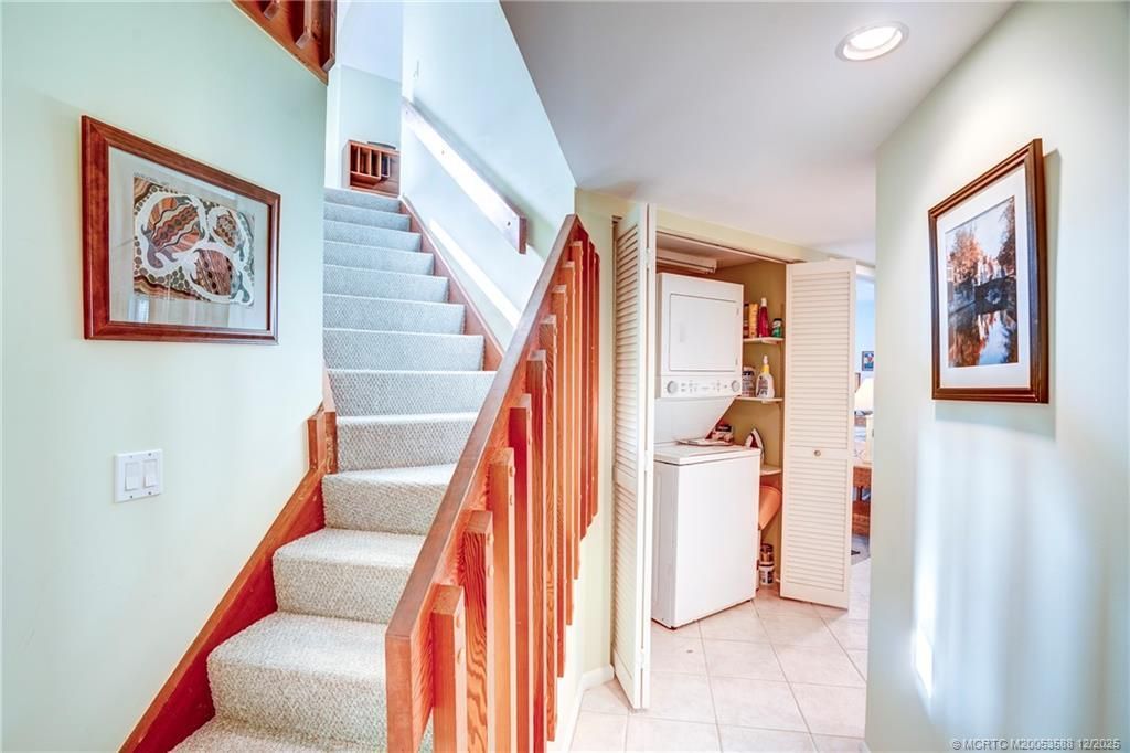 233 NE Edgewater Drive, Unit 204, Stuart, FL 34996 Photo