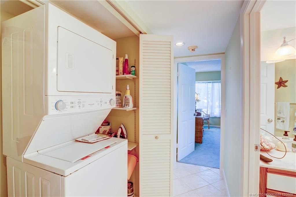 233 NE Edgewater Drive, Unit 204, Stuart, FL 34996 Photo
