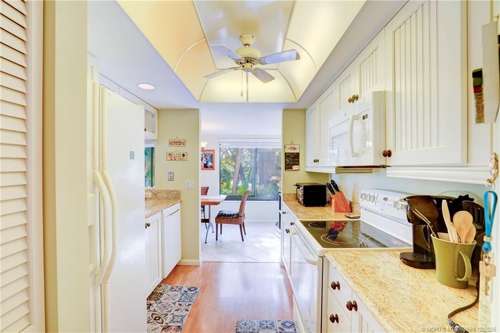 233 NE Edgewater Drive, Unit 204, Stuart, FL 34996 Photo
