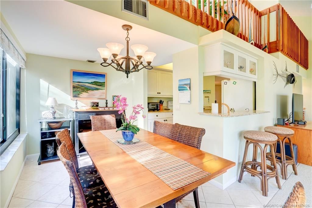 233 NE Edgewater Drive, Unit 204, Stuart, FL 34996 Photo