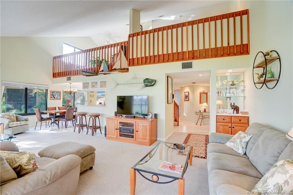 233 NE Edgewater Drive, Unit 204, Stuart, FL 34996 Photo