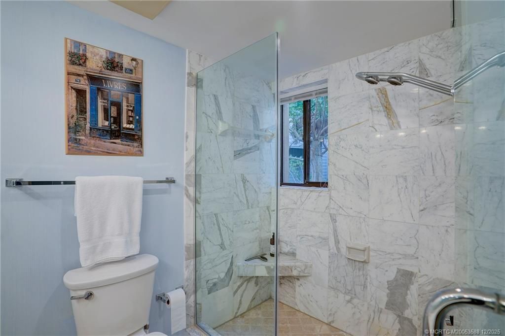 233 NE Edgewater Drive, Unit 204, Stuart, FL 34996 Photo