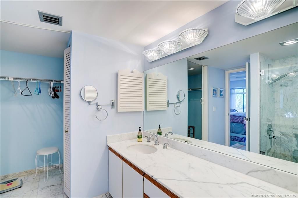 233 NE Edgewater Drive, Unit 204, Stuart, FL 34996 Photo