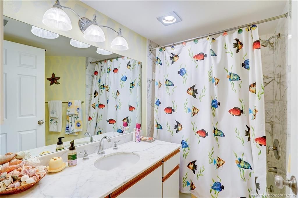 233 NE Edgewater Drive, Unit 204, Stuart, FL 34996 Photo