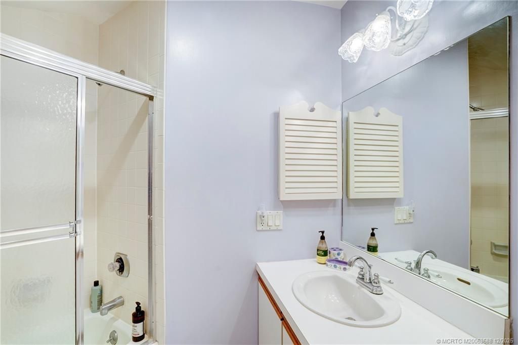 233 NE Edgewater Drive, Unit 204, Stuart, FL 34996 Photo