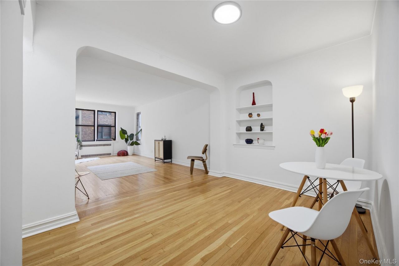 35-35 75th Street, Unit 324, Jackson Heights, NY 11372 Main Photo