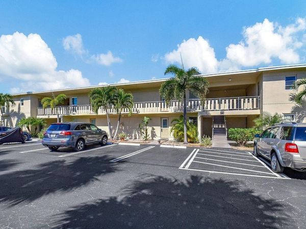 315 Circle Drive S, Unit 102, Boynton Beach, FL 33435