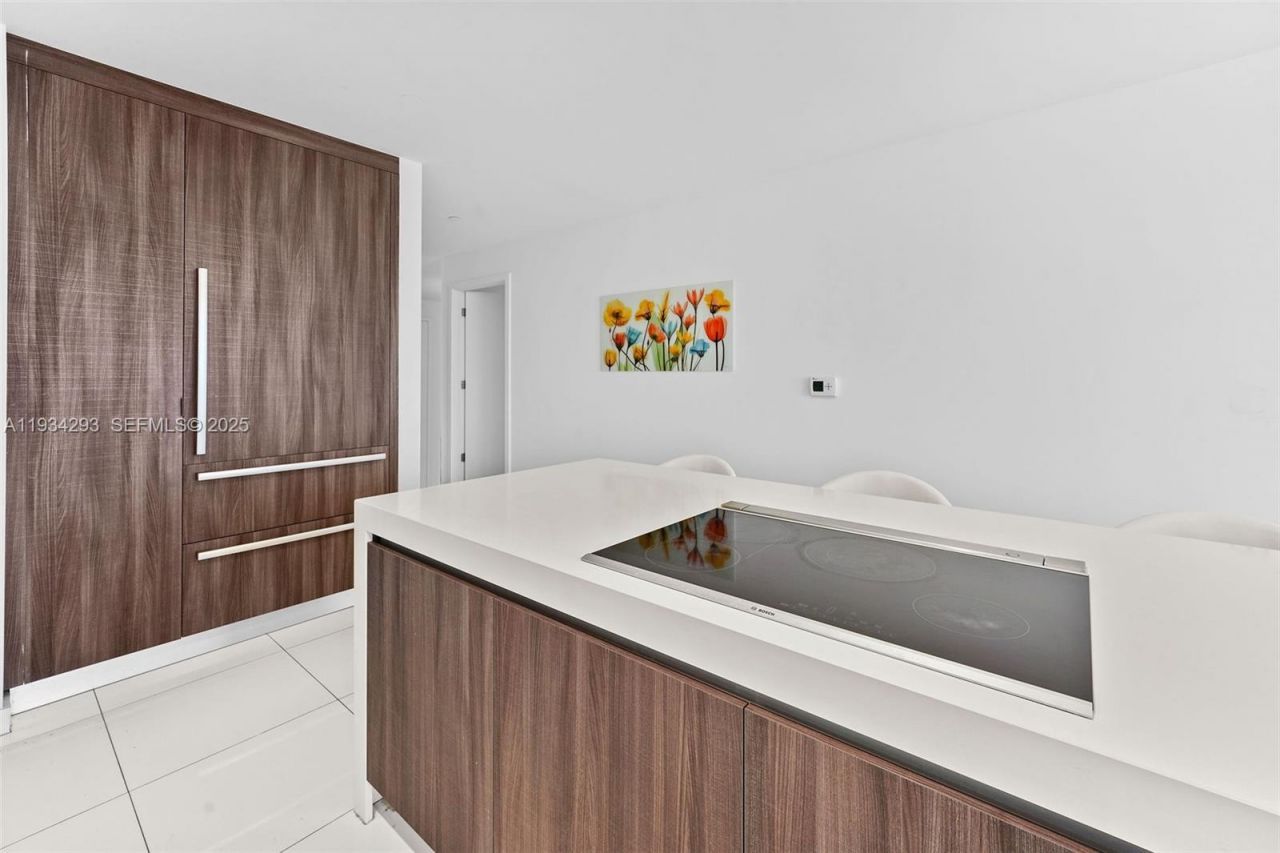 851 NE 1st Avenue, Unit 2601, Miami, FL 33132 Photo