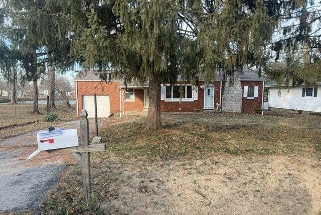 425 S 47th Street, Belleville, IL 62226 Main Photo