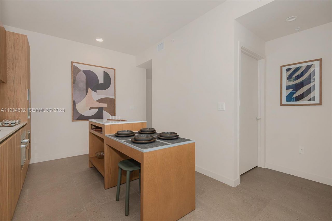 11 NE 6 St , Unit 2709, Miami, FL 33132 Photo